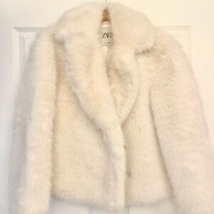 Zara Women's Trendy White Fur Jacket